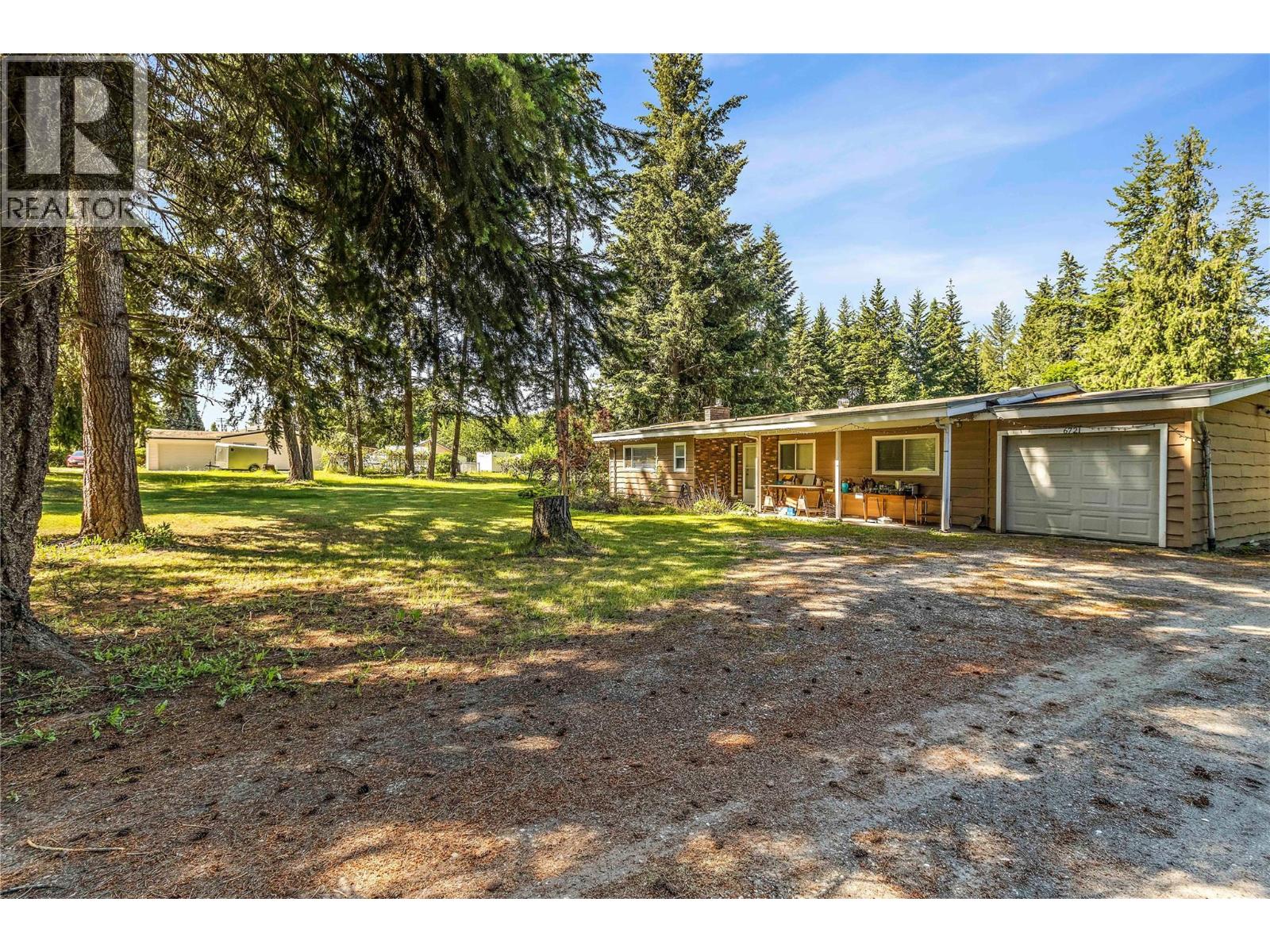 6721 50th Street Northeast, Salmon Arm