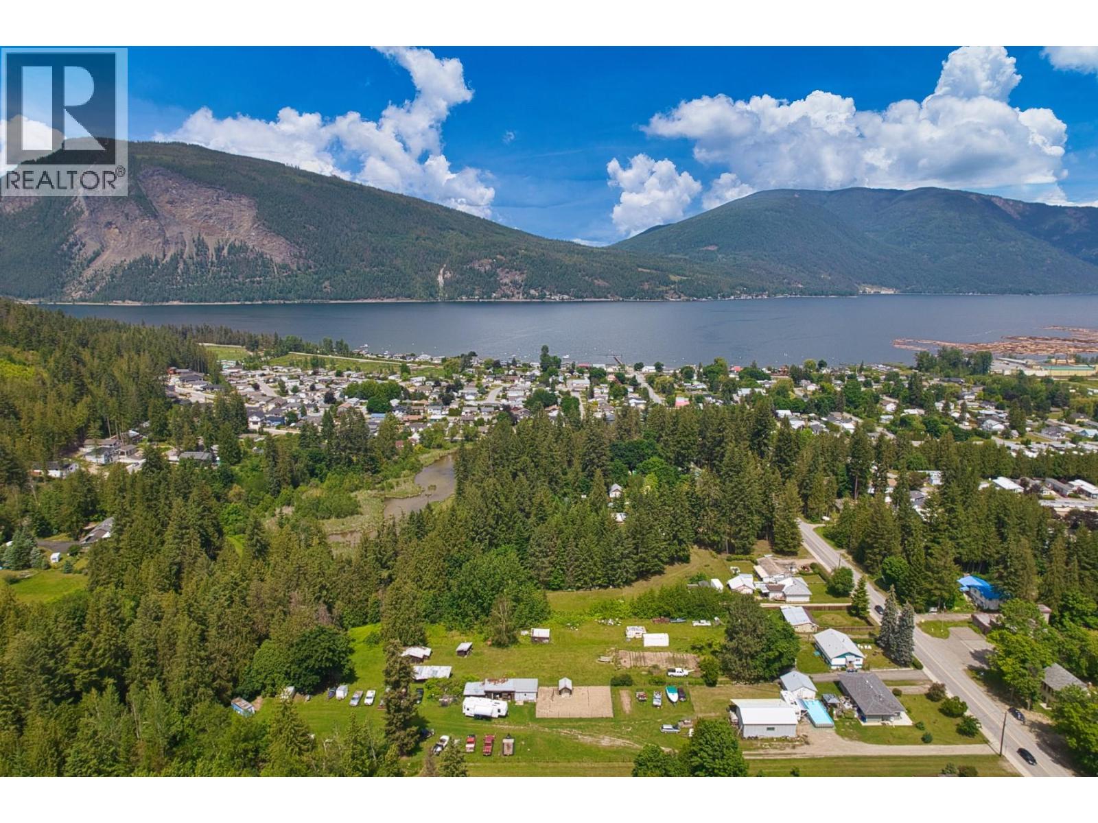  6721 50th Street Northeast, Salmon Arm