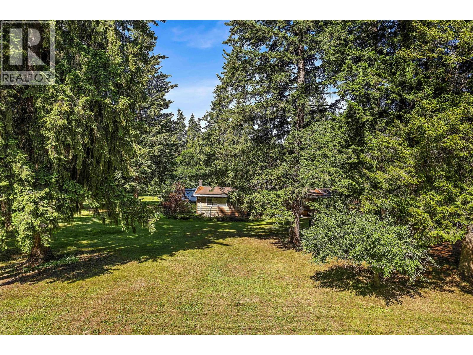  6721 50th Street Northeast, Salmon Arm