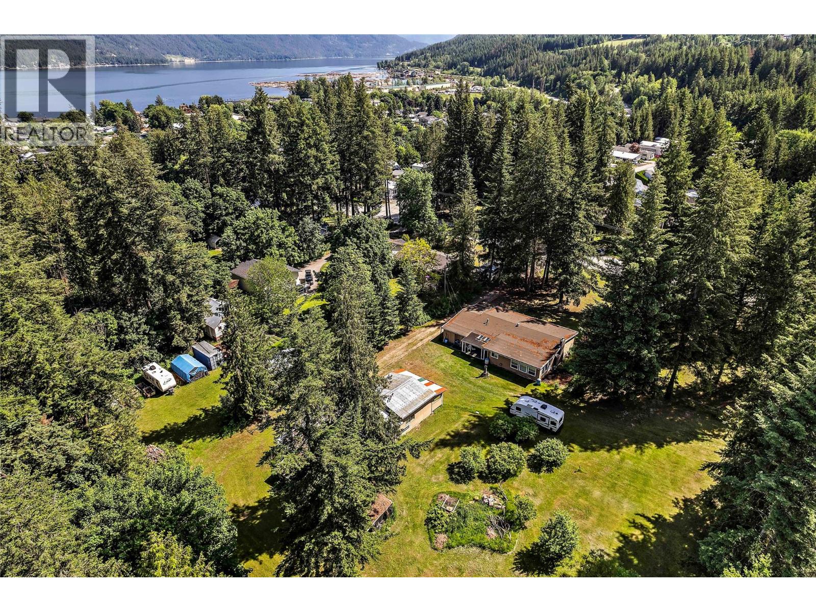  6721 50th Street Northeast, Salmon Arm