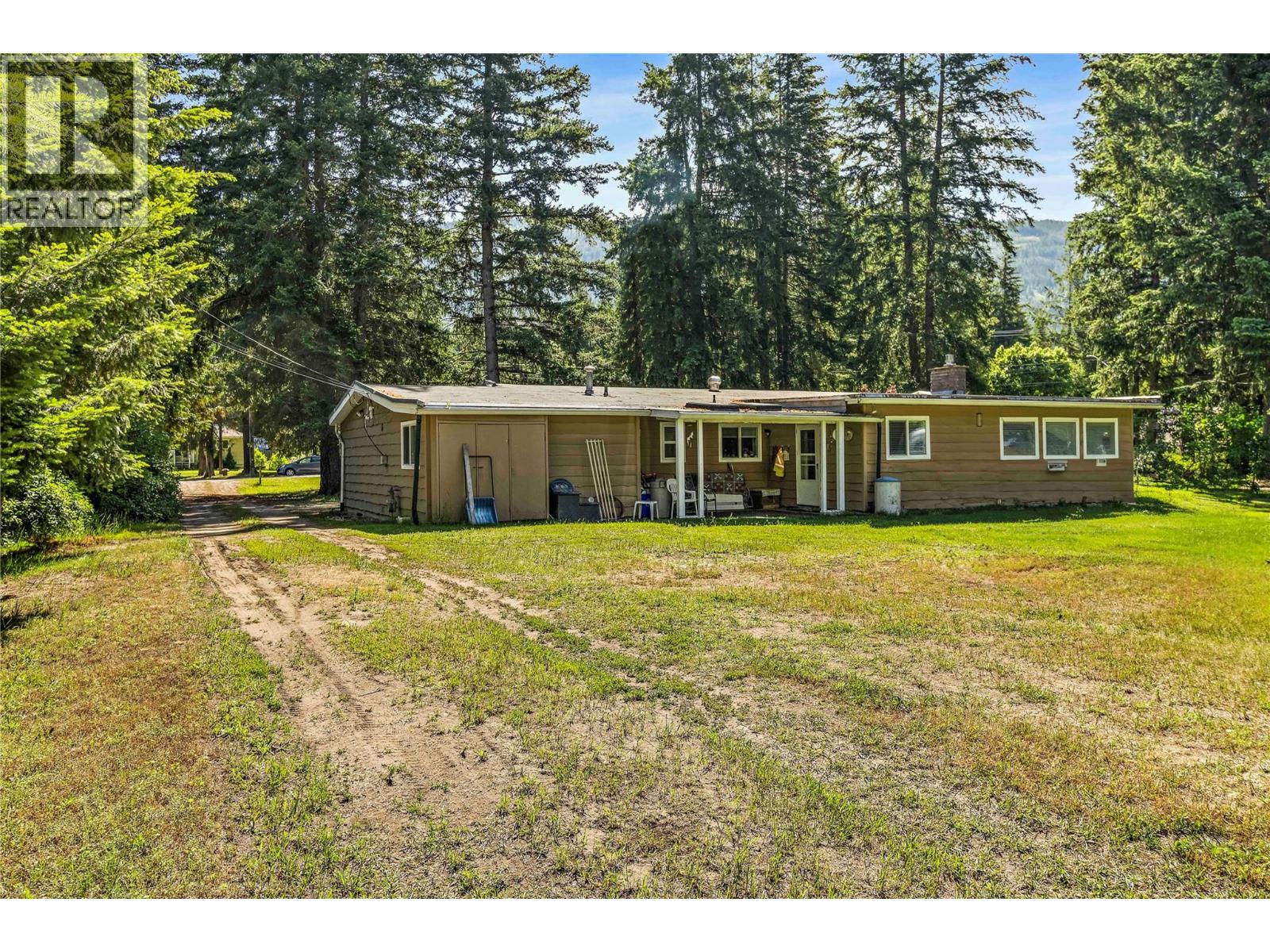  6721 50th Street Northeast, Salmon Arm