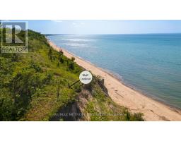 7041 Blue Coast Heights, Plymptonwyoming, ON N0N1E0 Photo 47