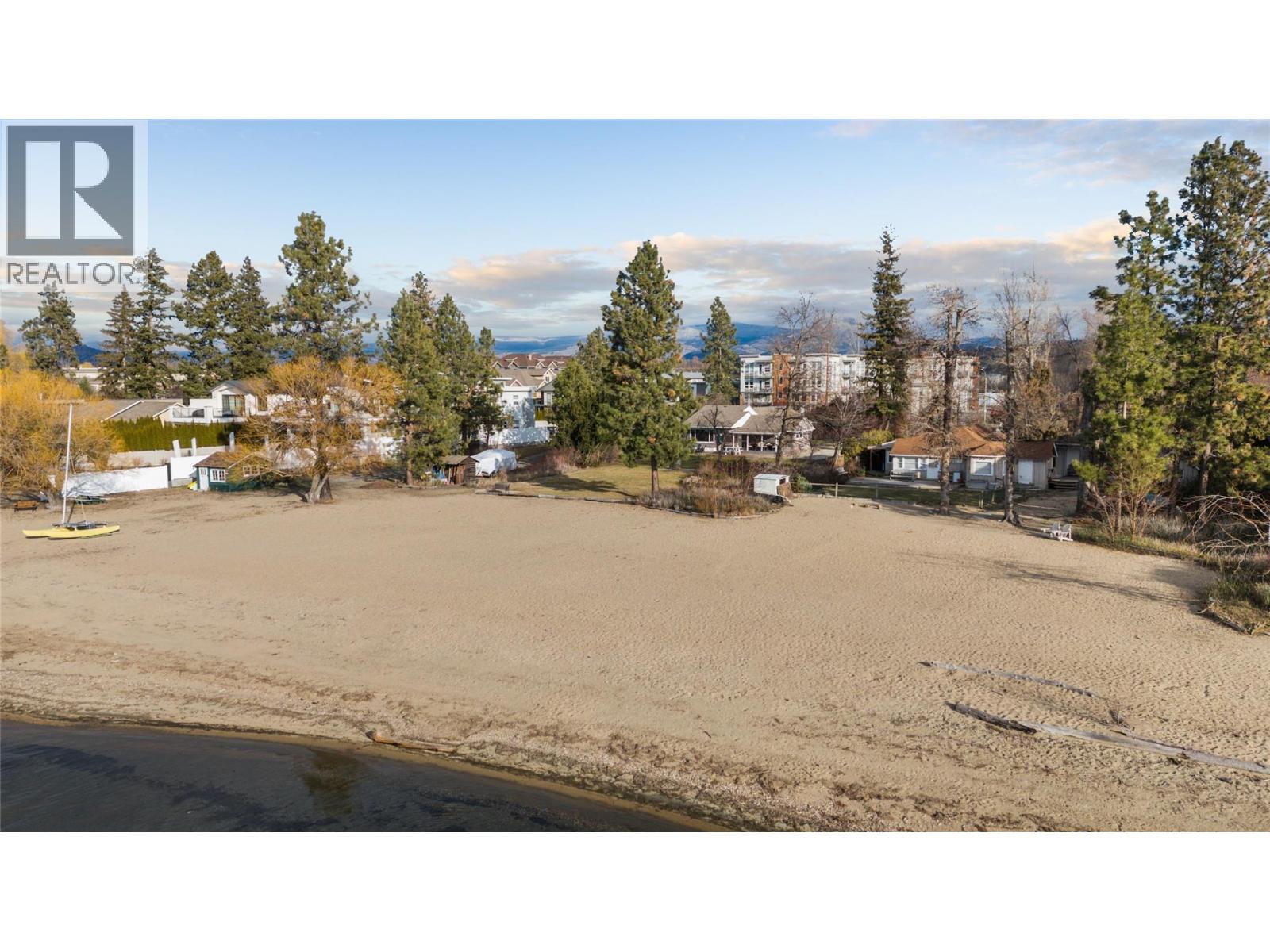  4164 Lakeshore Road, Kelowna