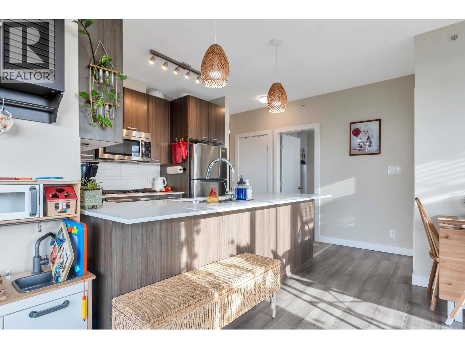 908 2789 SHAUGHNESSY STREET, Port Coquitlam