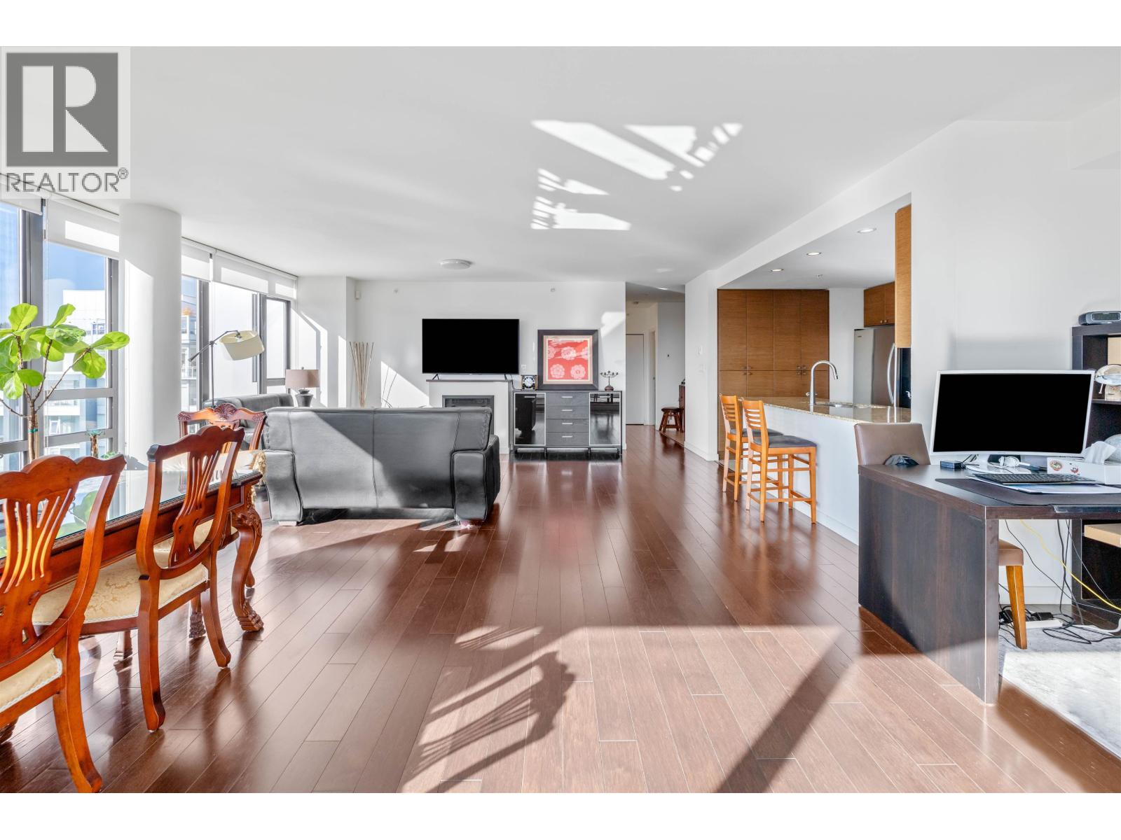 2602 400 CAPILANO ROAD, Port Moody