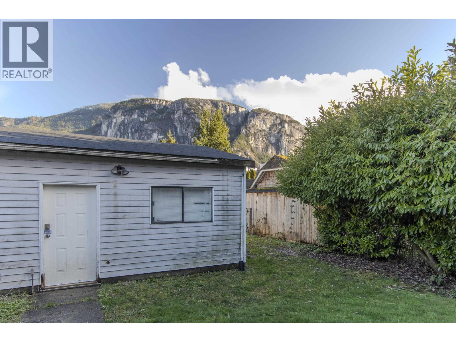 37970 FIFTH AVENUE, Squamish