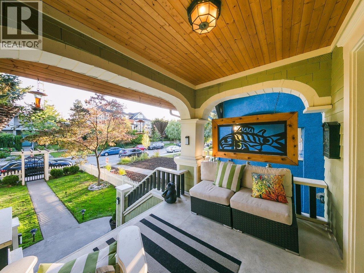 153 19TH Avenue - photo 2