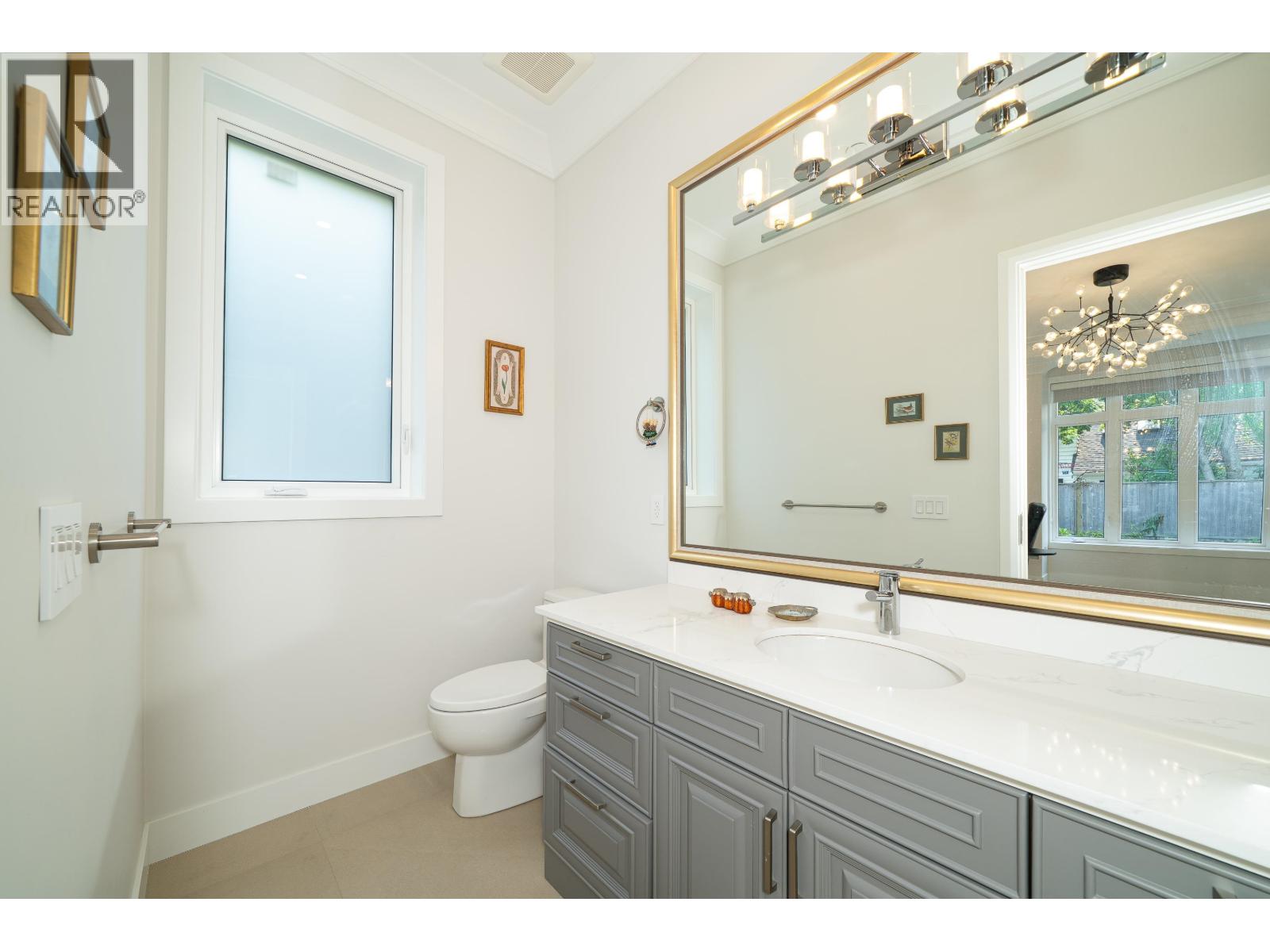 1048 HANDSWORTH ROAD, North Vancouver