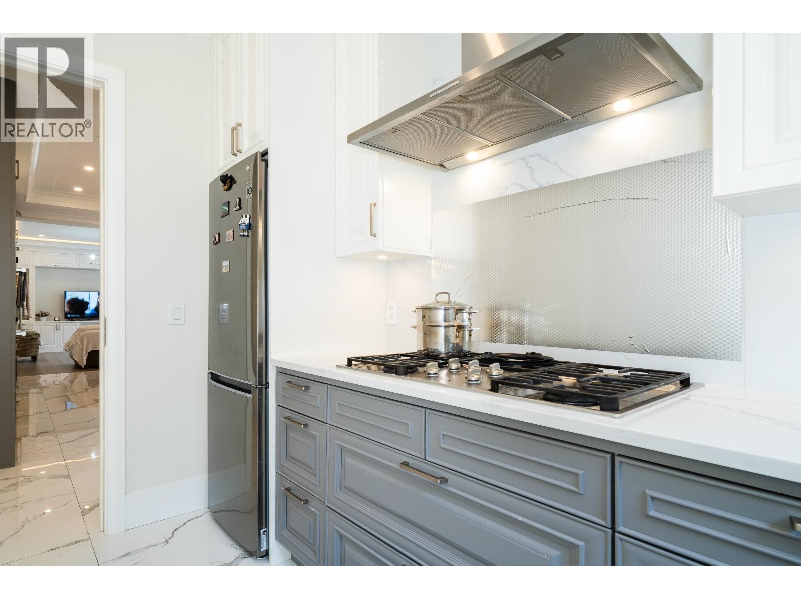 1048 HANDSWORTH ROAD, North Vancouver