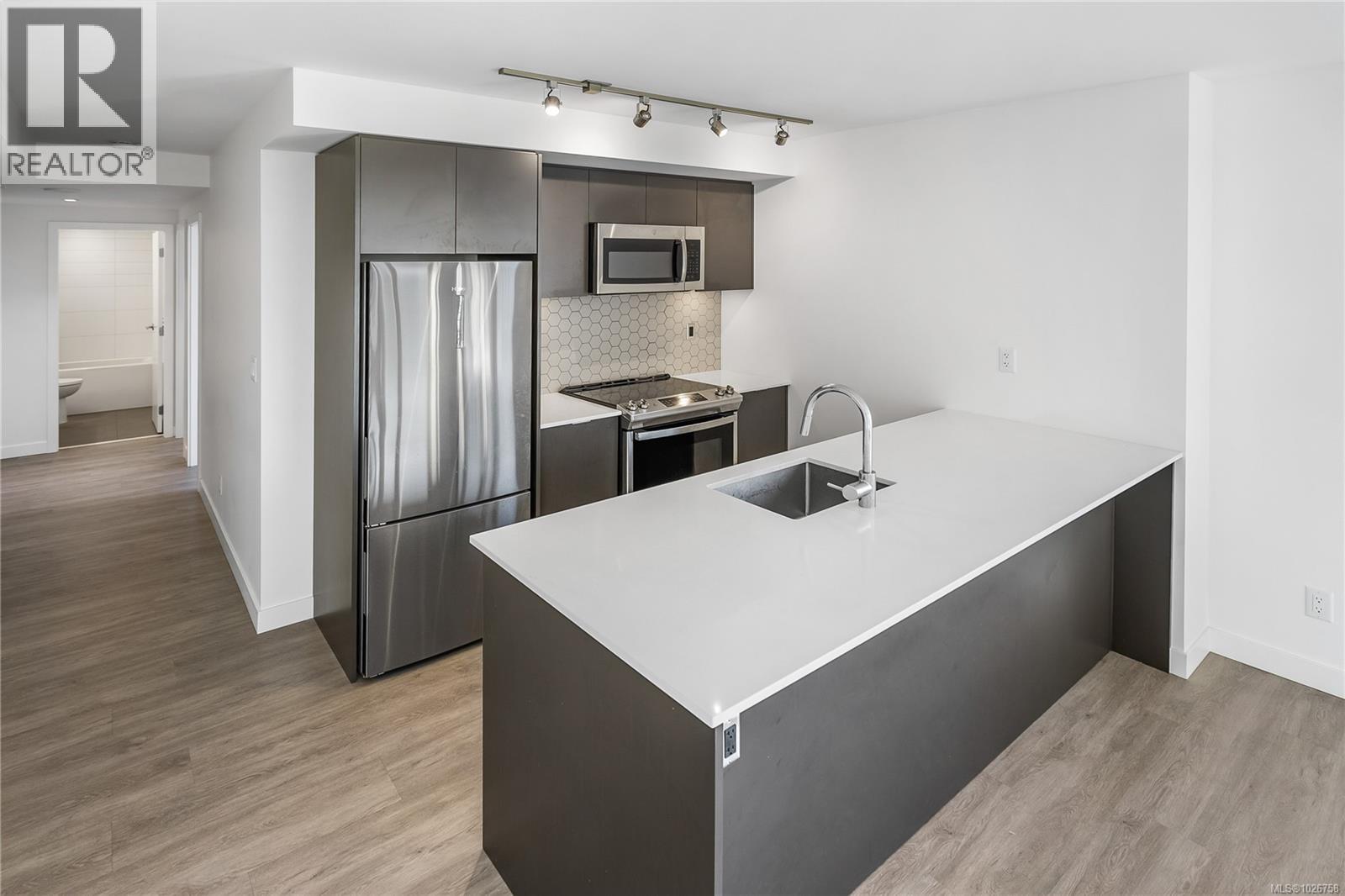 1602 845 Johnson Street, Victoria