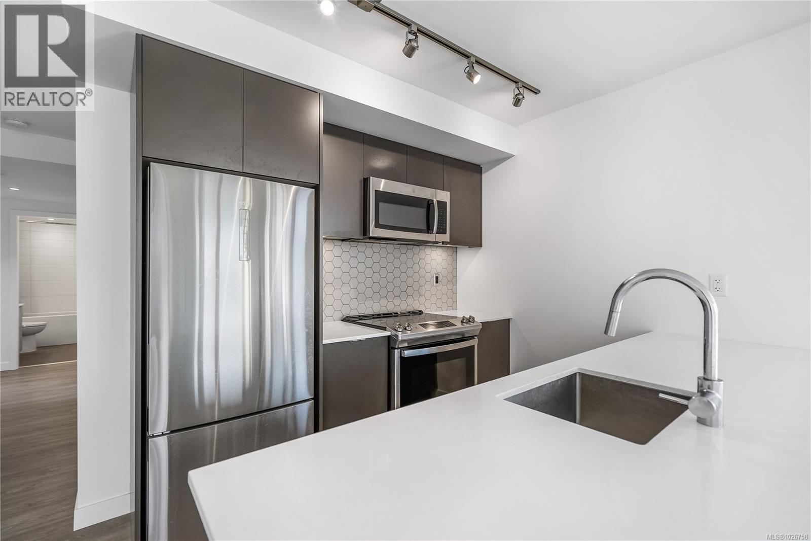 1602 845 Johnson Street, Victoria