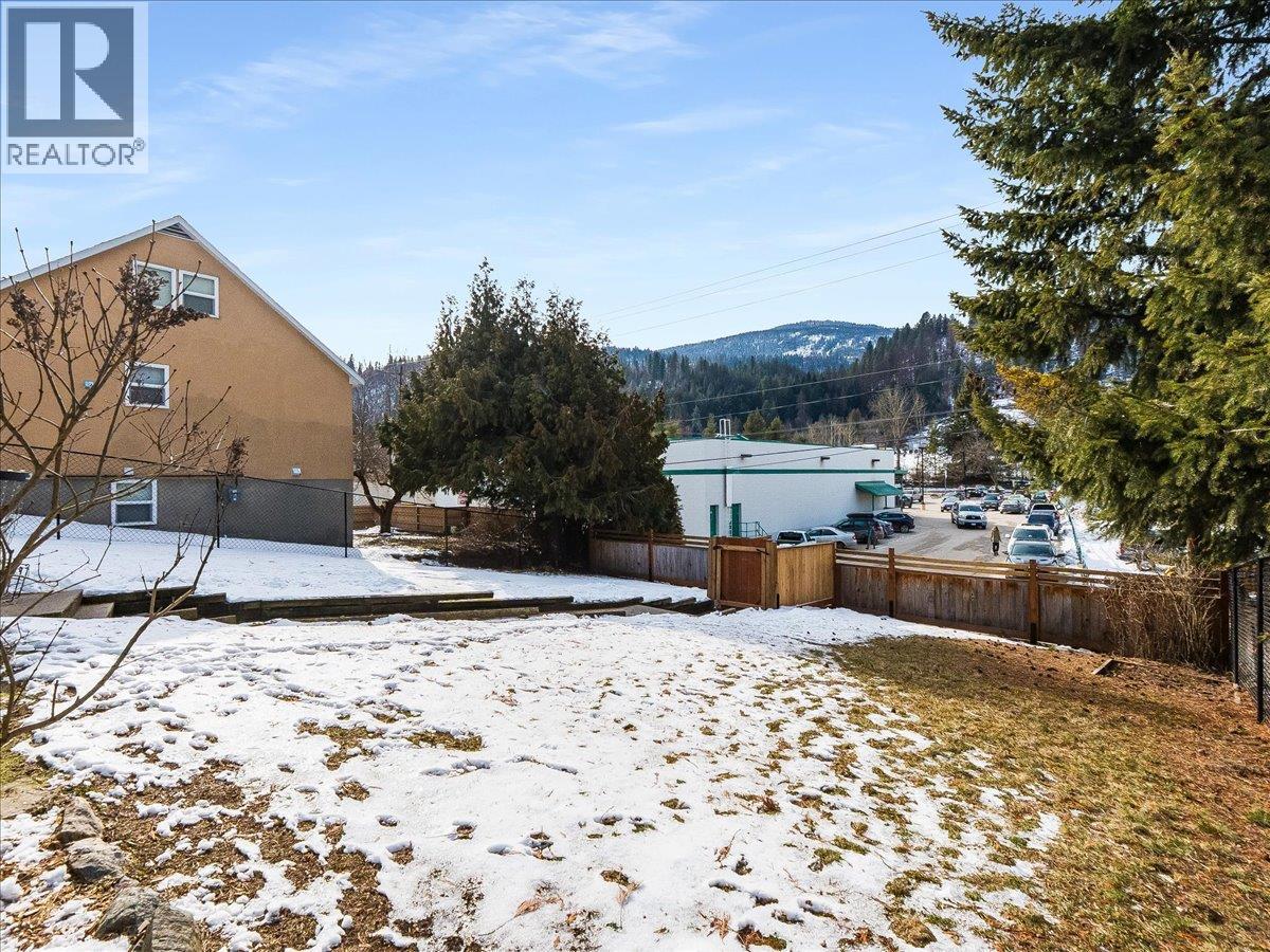 613 11TH AVENUE - 53