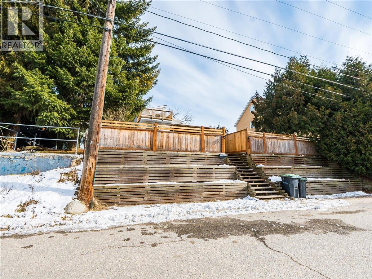 613 11TH AVENUE - 51