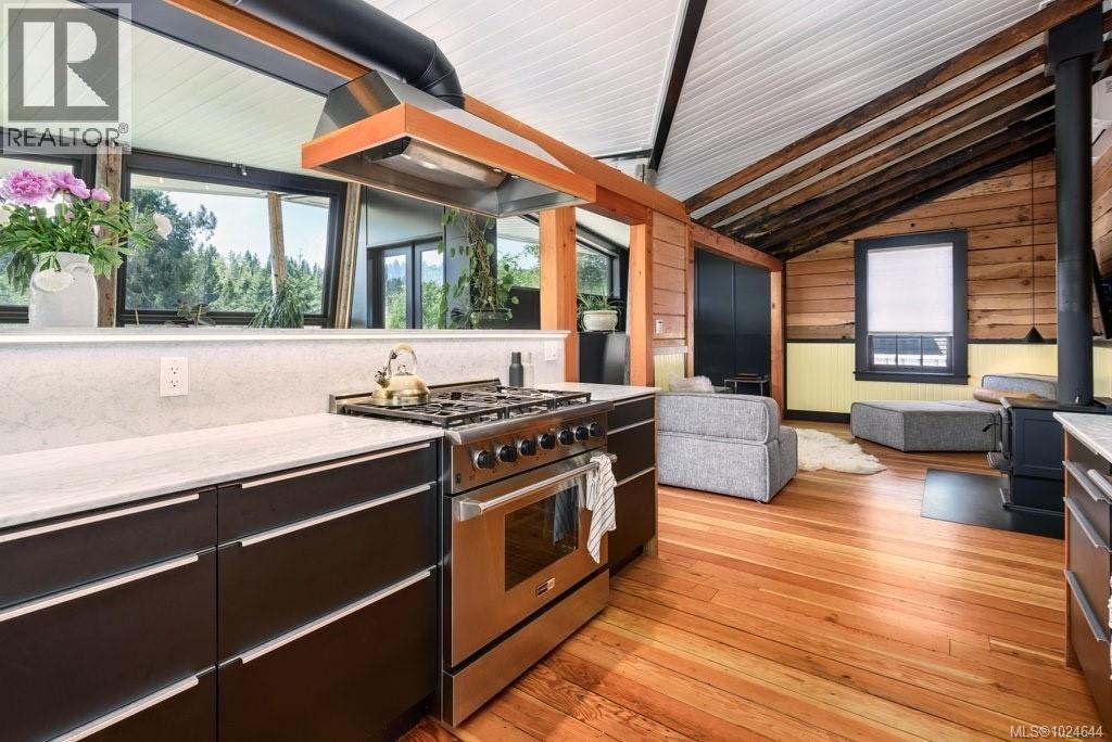 2613 Dunsmuir Ave, Cumberland