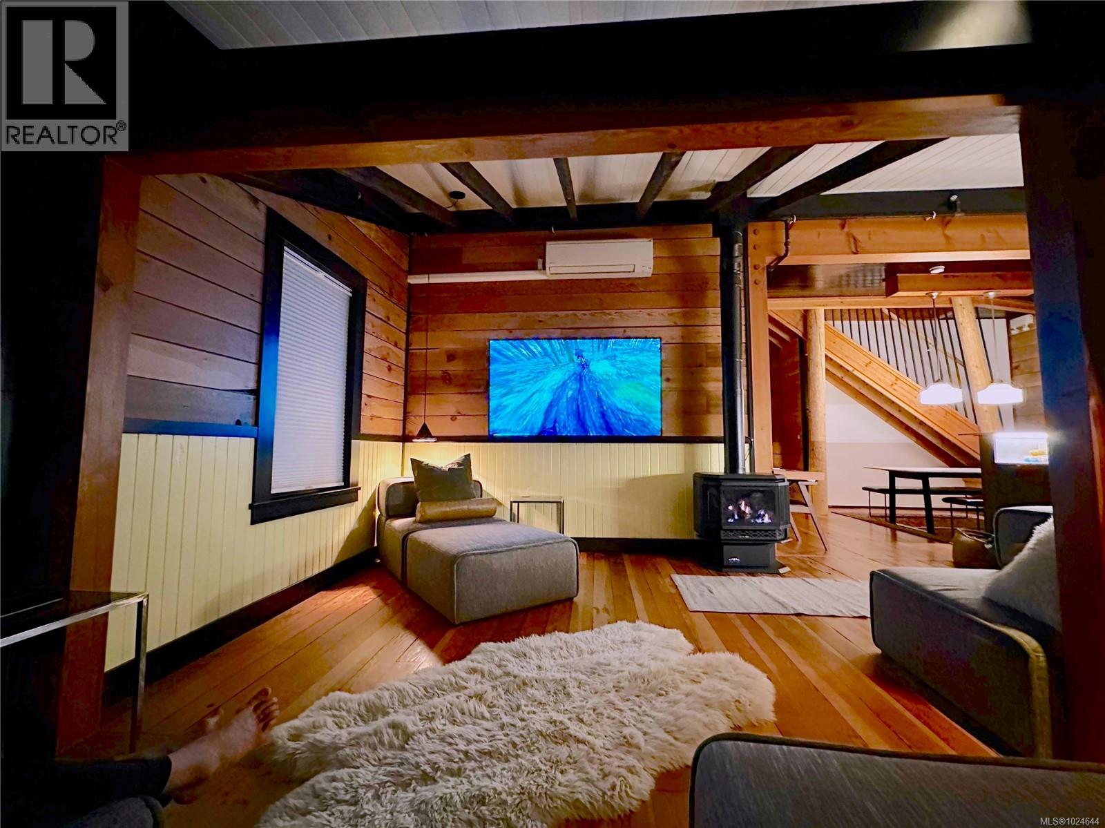 2613 Dunsmuir Ave, Cumberland