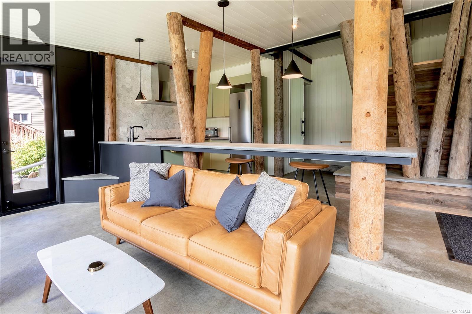 2613 Dunsmuir Ave, Cumberland