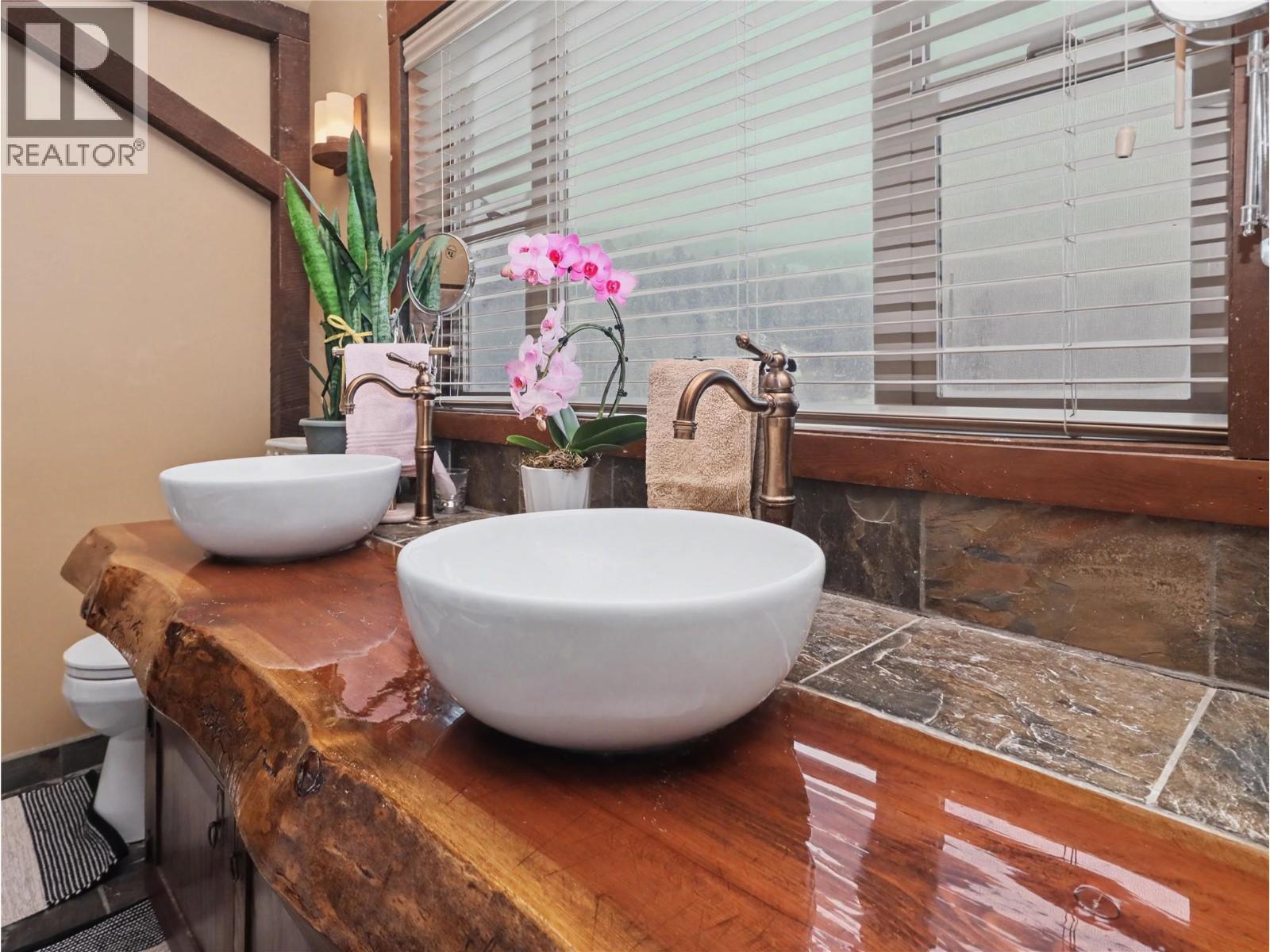 3850 Blythe-Rhone Road, Westbridge