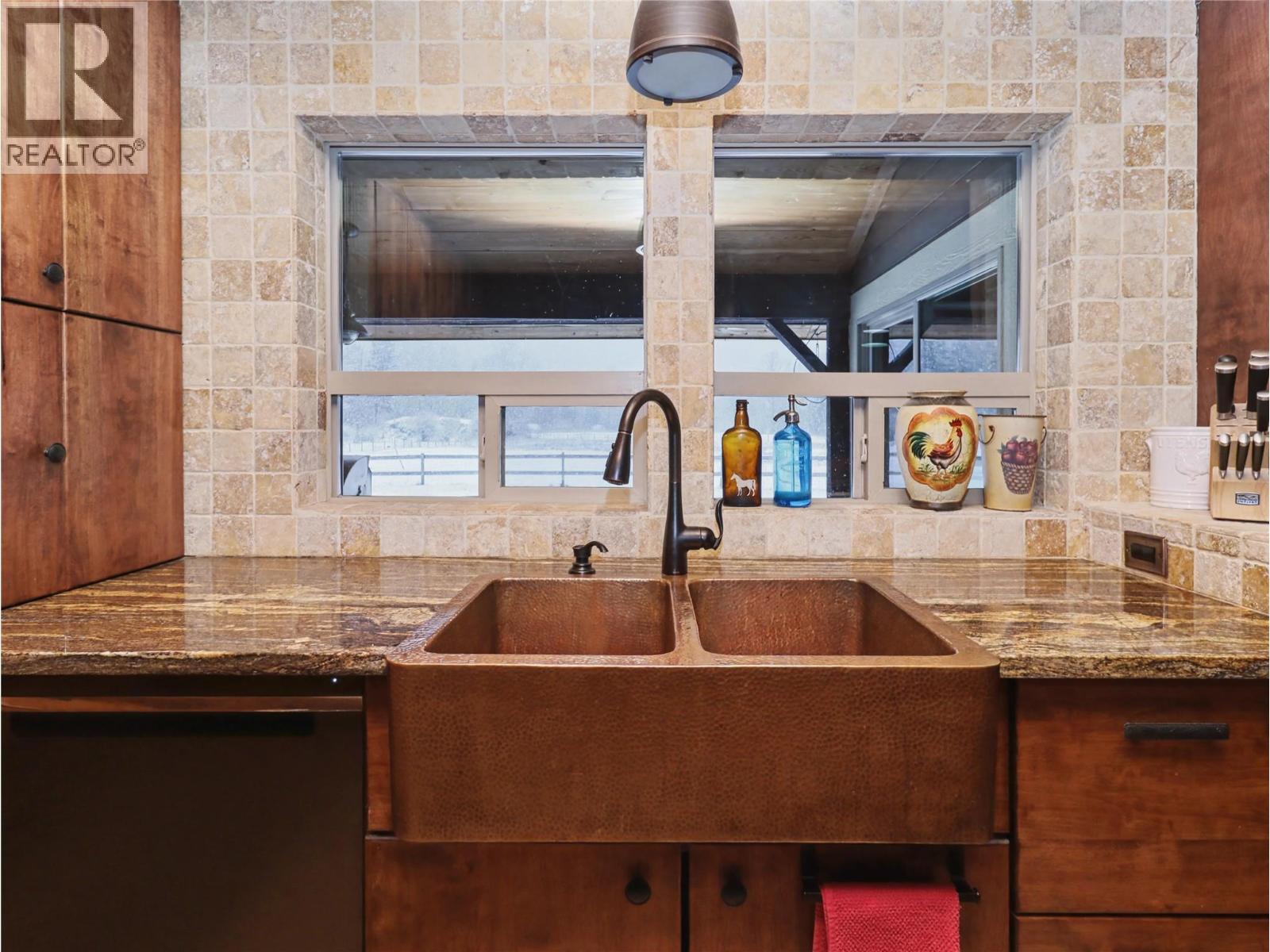 3850 Blythe-Rhone Road, Westbridge