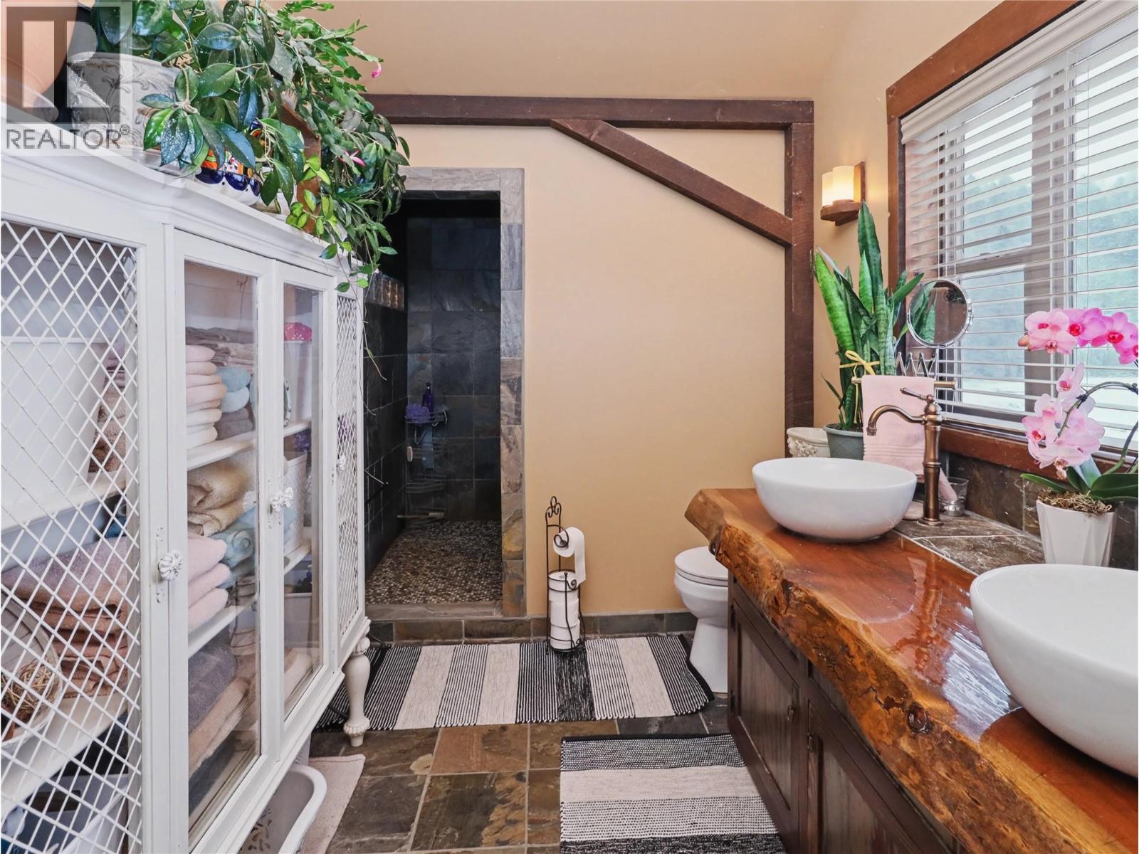 3850 Blythe-Rhone Road, Westbridge