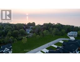 7053 Blue Coast Heights, Plymptonwyoming, ON N0N1E0 Photo 11