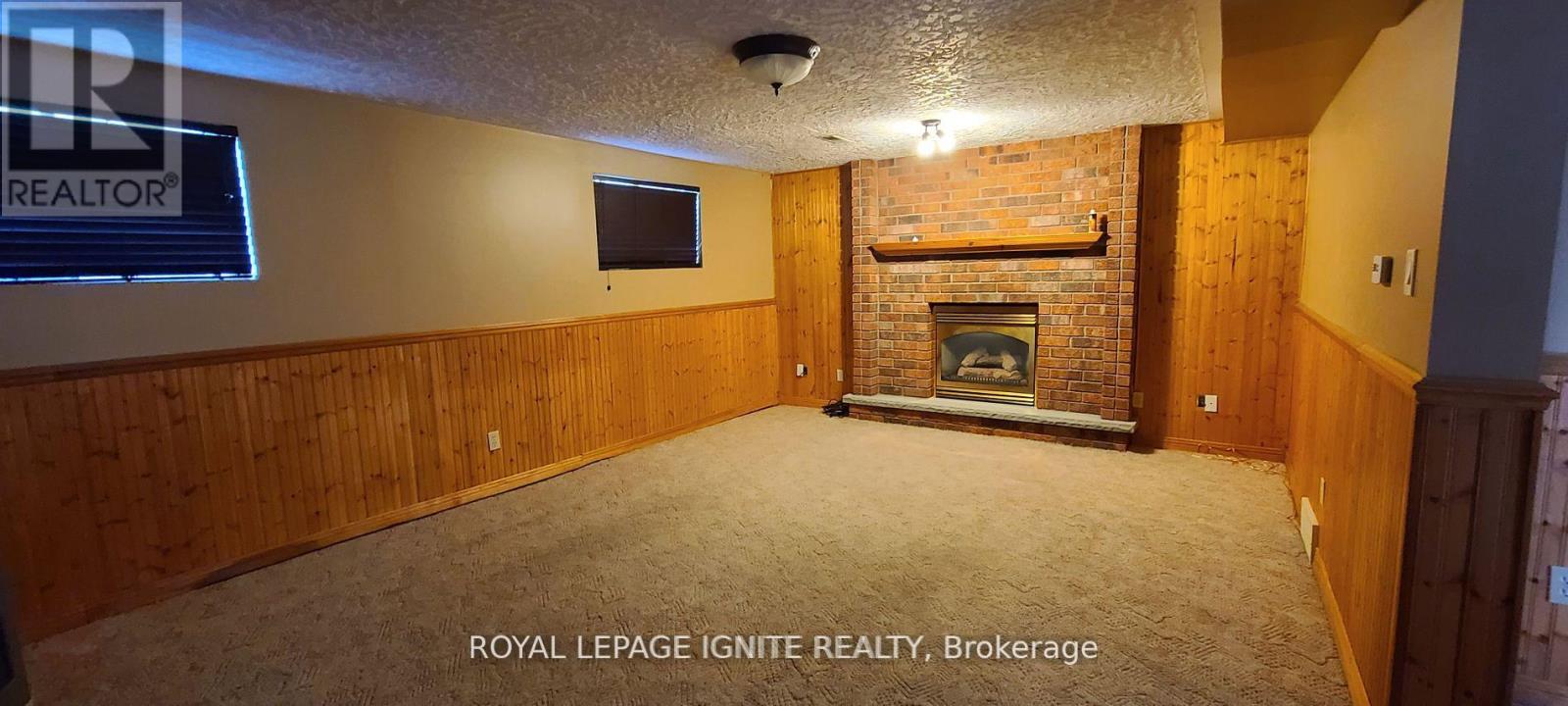 804 CHAMPLAIN DRIVE - 15