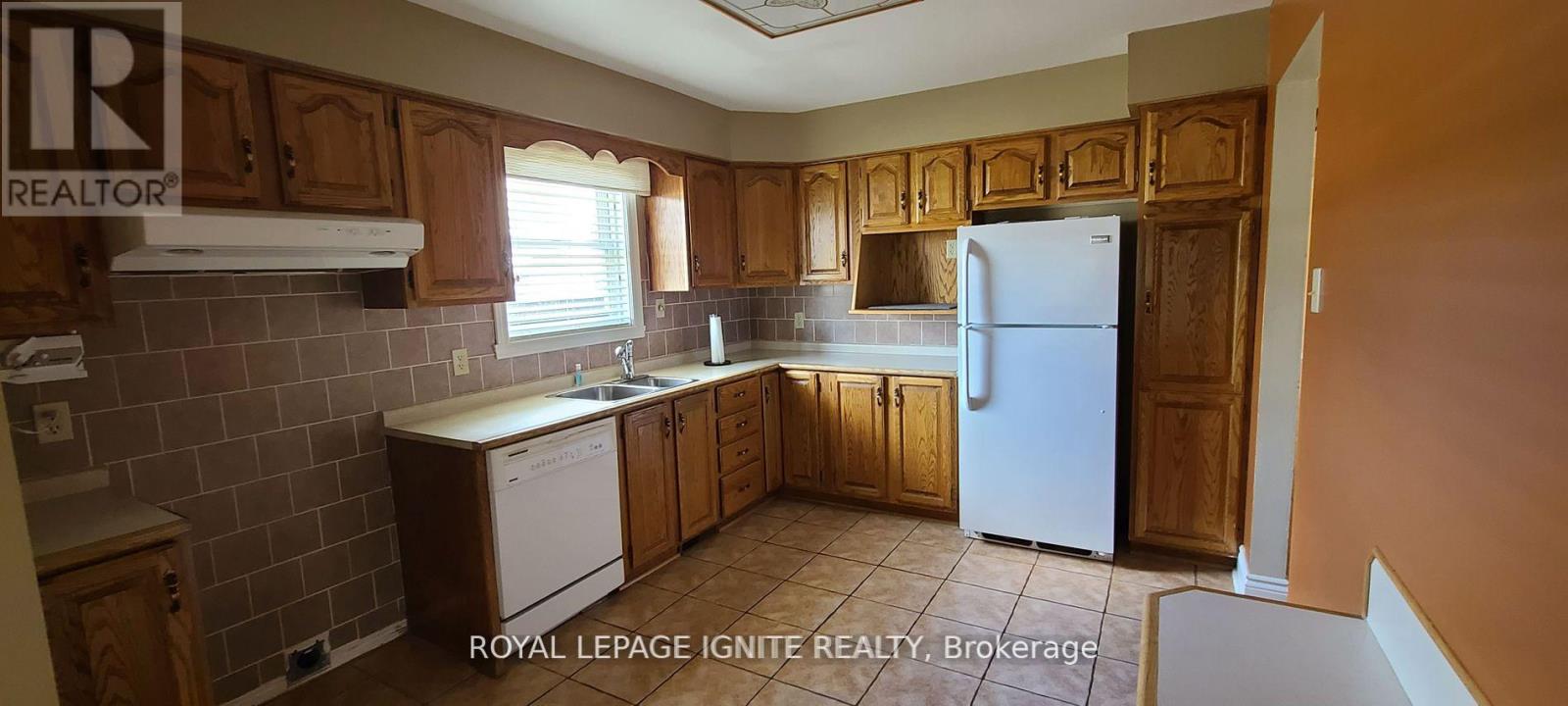804 CHAMPLAIN DRIVE - 18