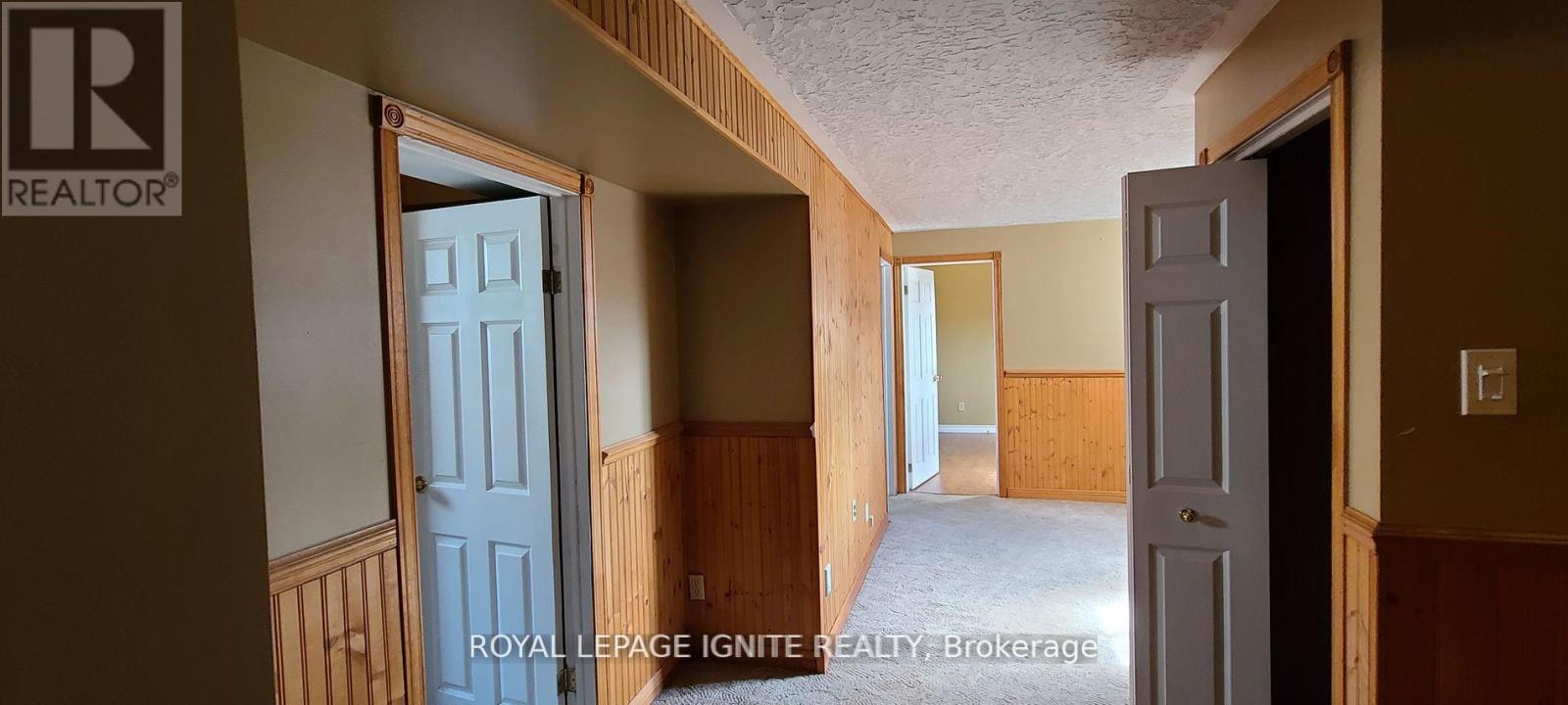 804 CHAMPLAIN DRIVE - 22