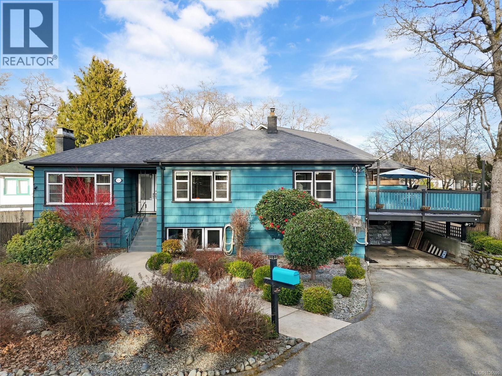  3771 Winston Crescent, Saanich