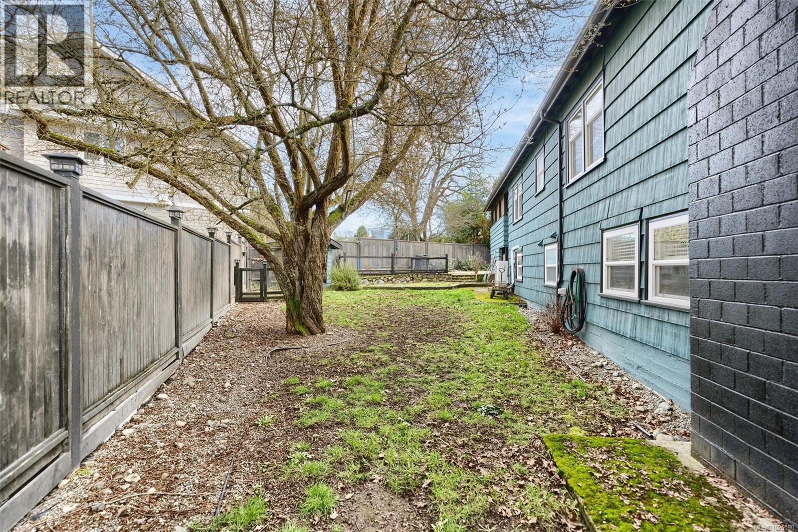  3771 Winston Crescent, Saanich