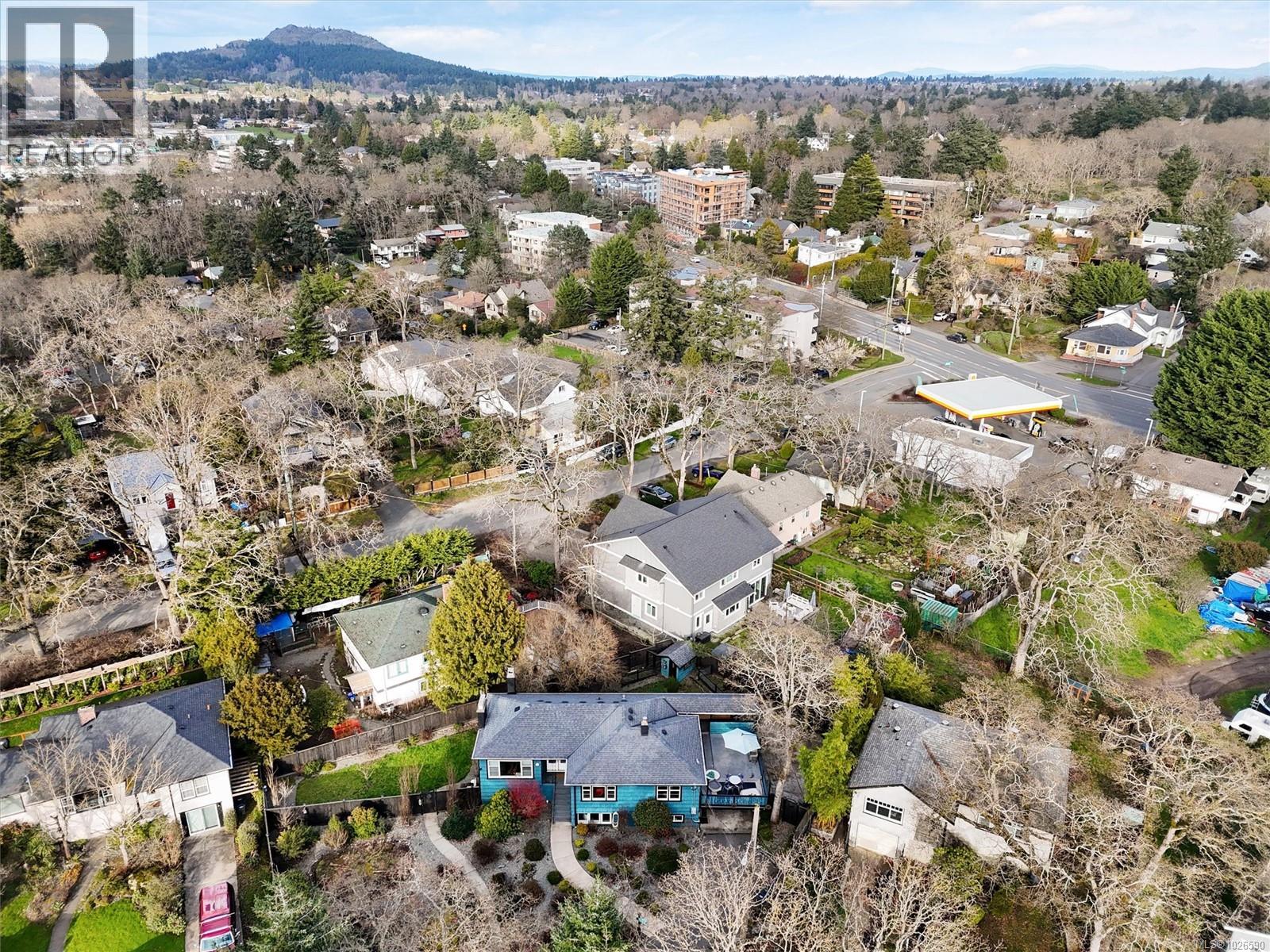  3771 Winston Crescent, Saanich
