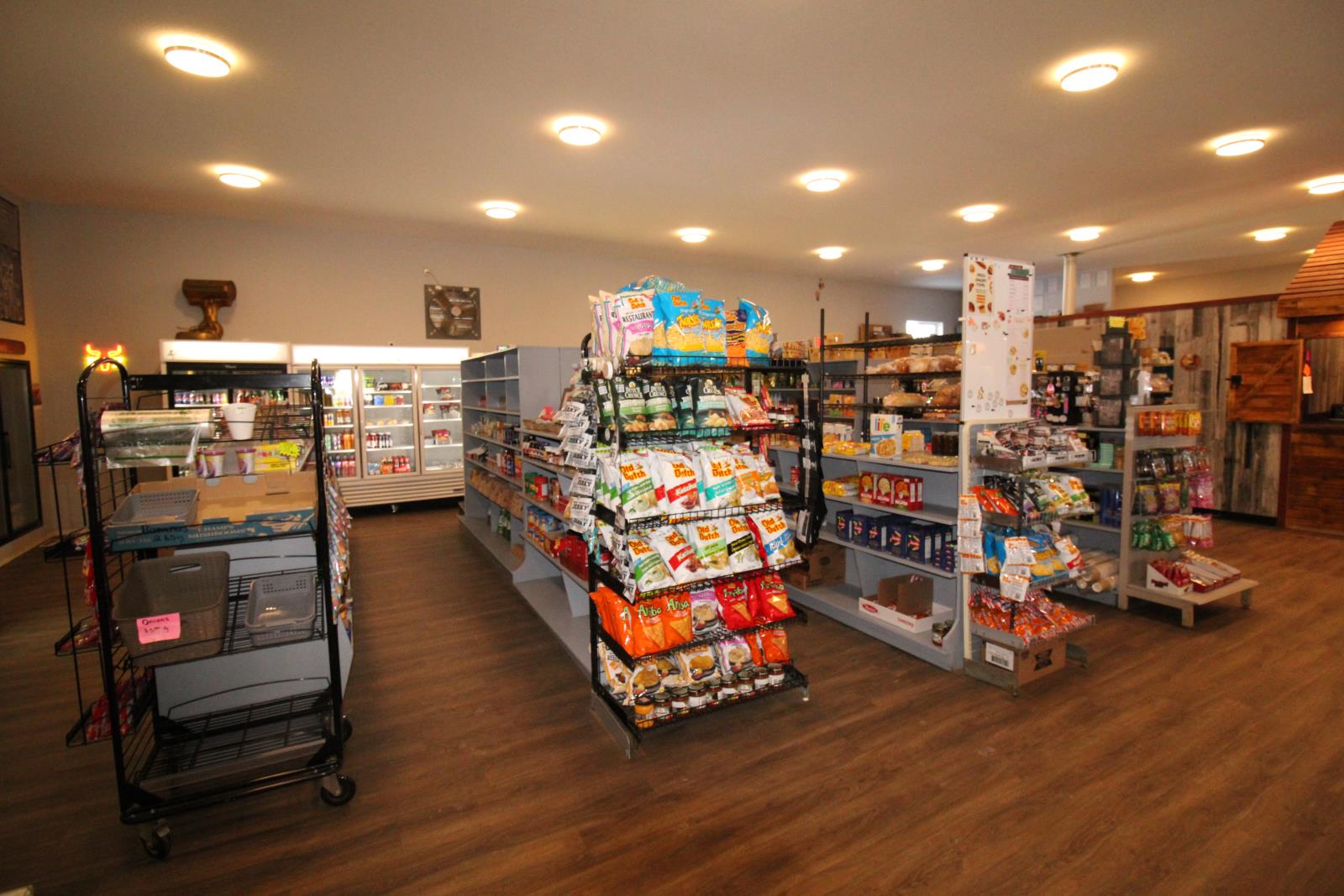 
          30 Centre Avenue
            <br/>
            <span>Flatbush</span>
            , 
            <span>AB</span>
             <span>T0G0Z0</span>
         - Photo 15