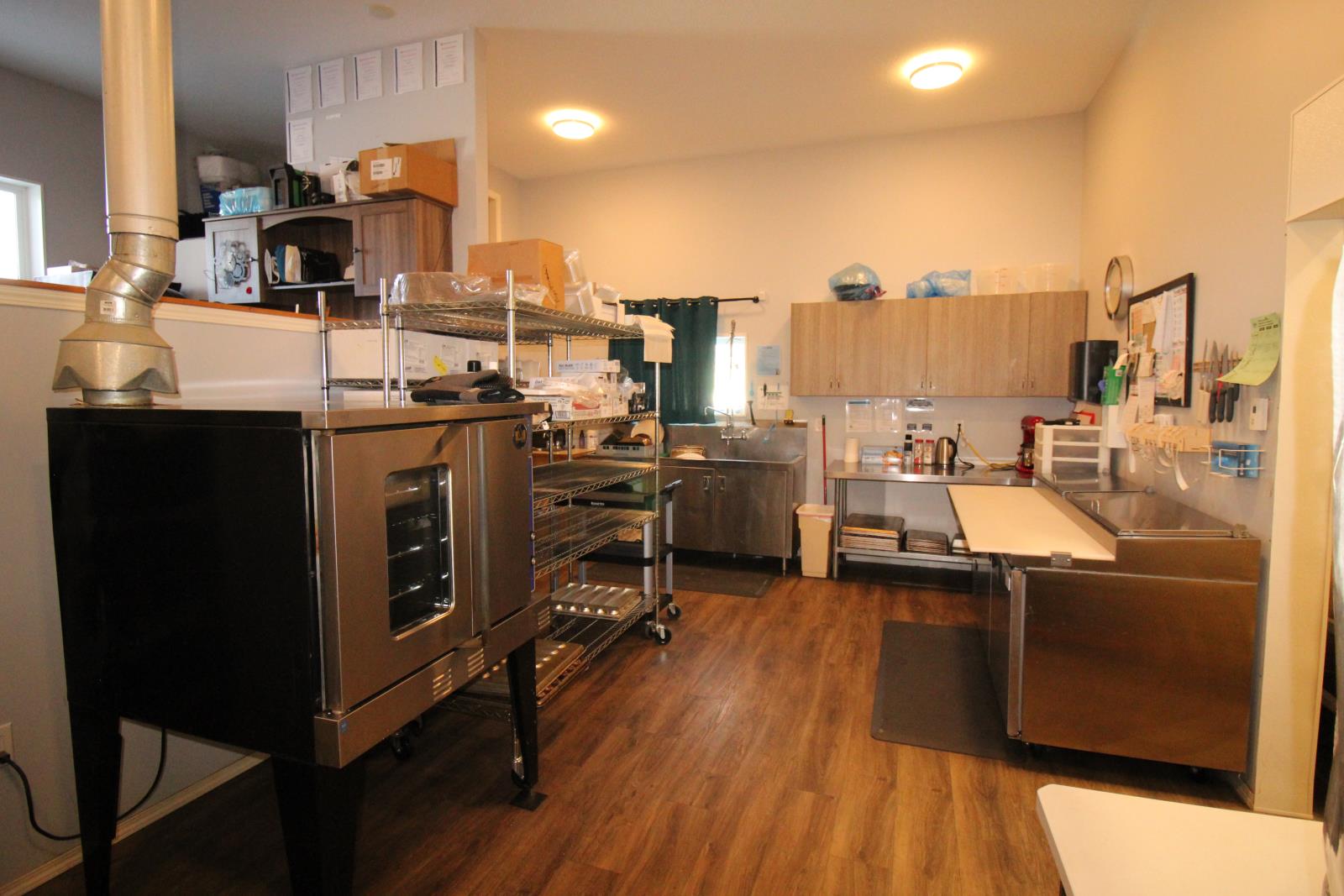 
          30 Centre Avenue
            <br/>
            <span>Flatbush</span>
            , 
            <span>AB</span>
             <span>T0G0Z0</span>
         - Photo 22