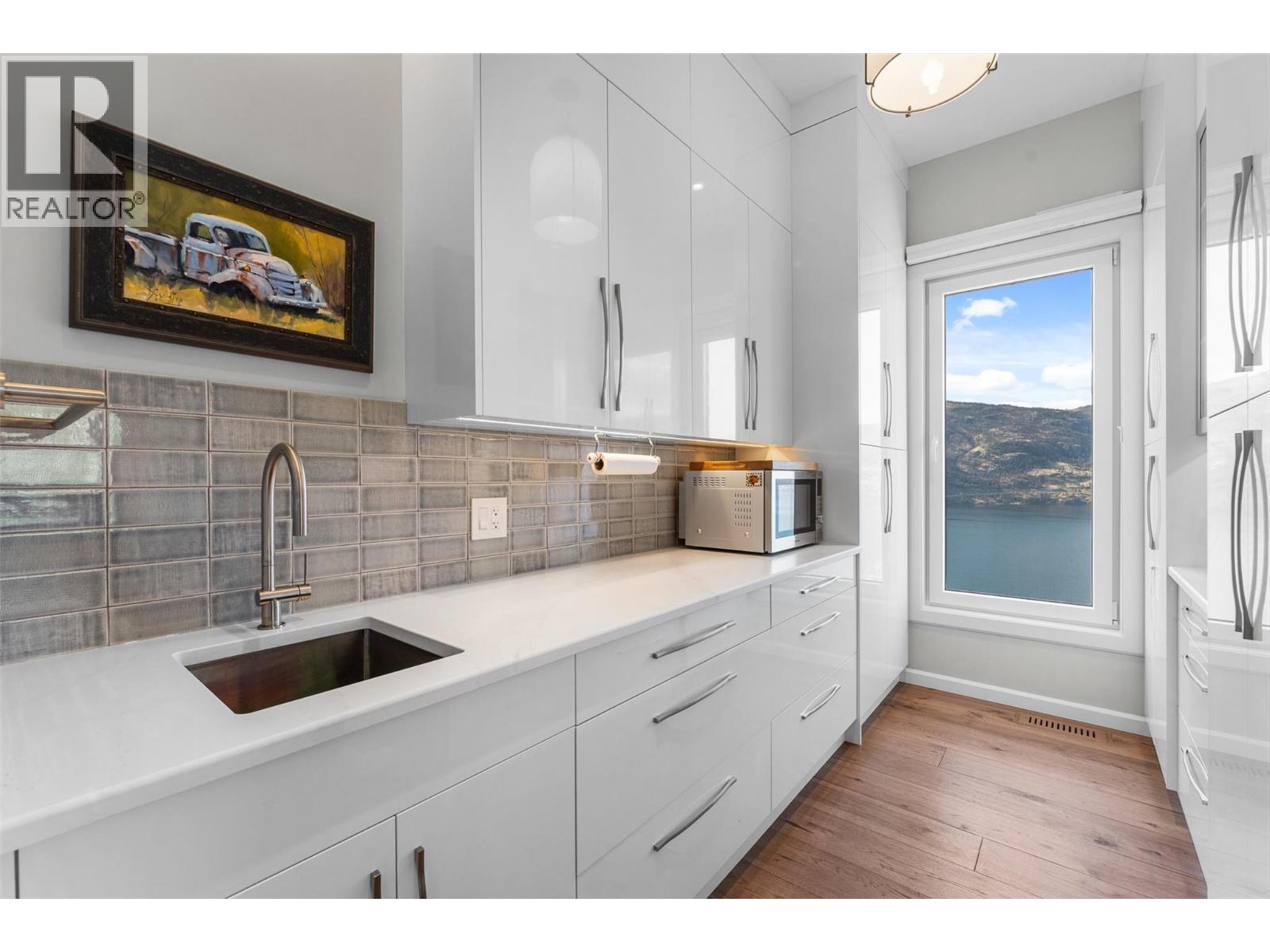 604 Clifton Road North, Kelowna