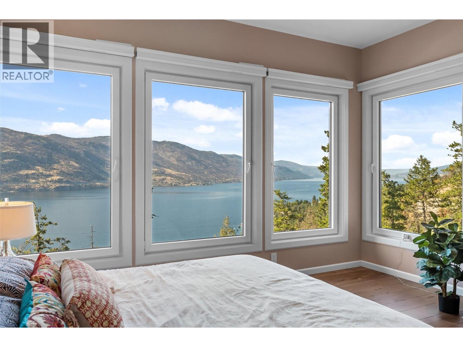  604 Clifton Road North, Kelowna