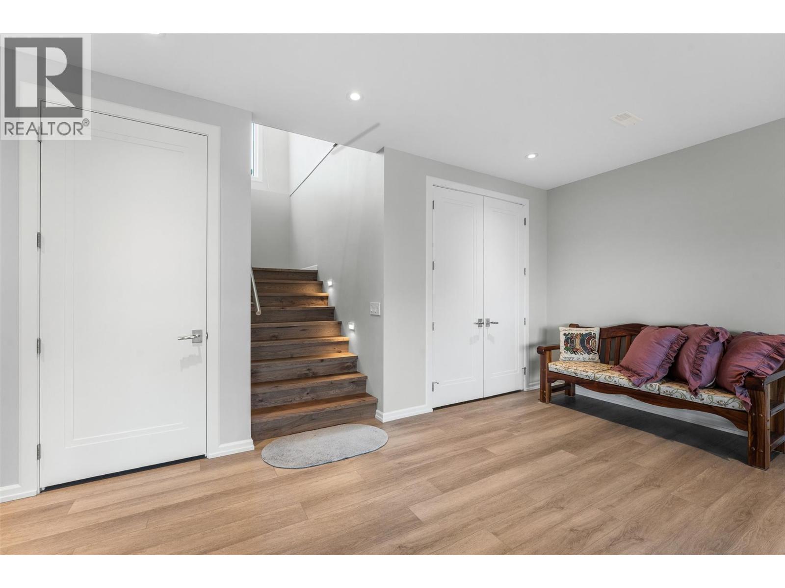  604 Clifton Road North, Kelowna