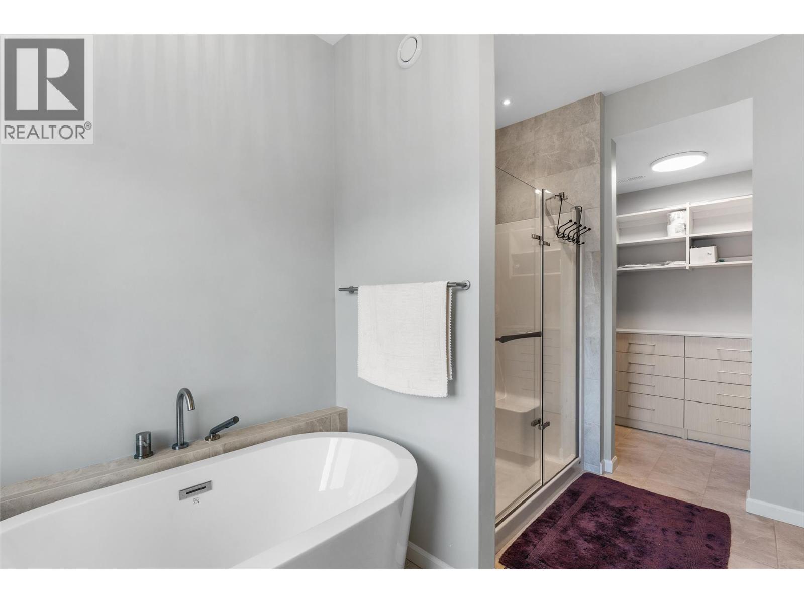  604 Clifton Road North, Kelowna