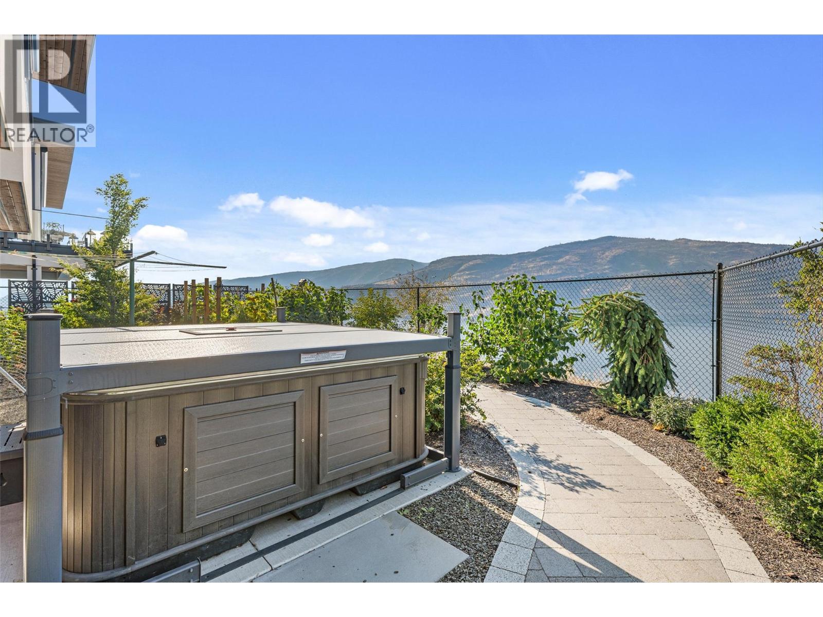  604 Clifton Road North, Kelowna