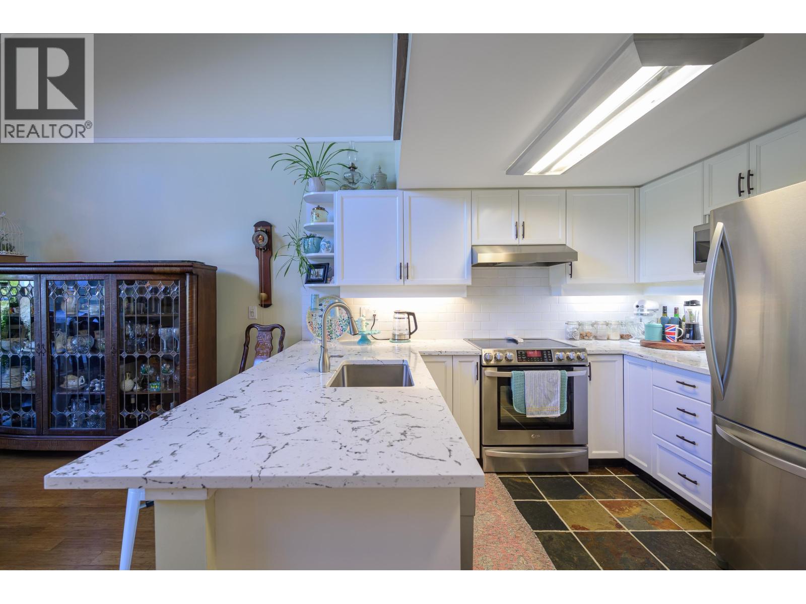 320 1120 TSATSU SHORES DRIVE, Tsawwassen