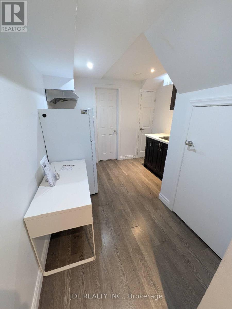 727 Caboto photo 2