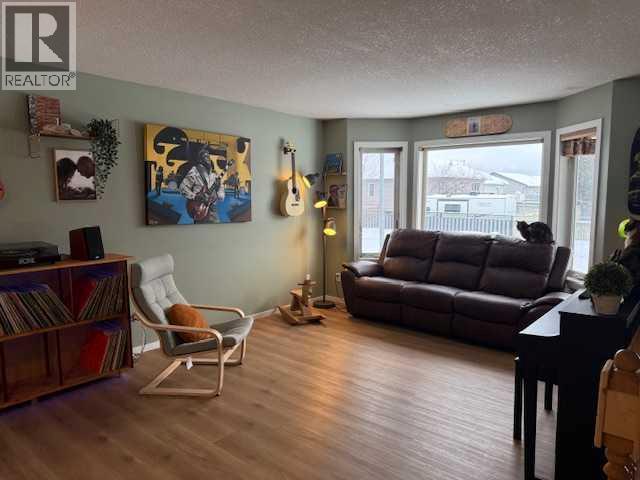 27 Bison Crescent - Photo 2 of 46, High Level, Alberta