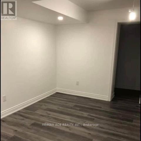 27 Swans Acre Unit Bsmt photo 5