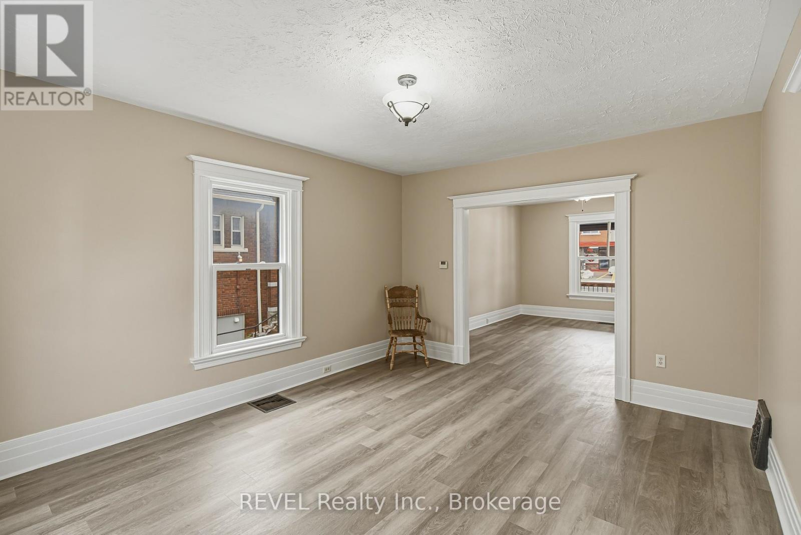 184 QUEENSTON STREET - 9