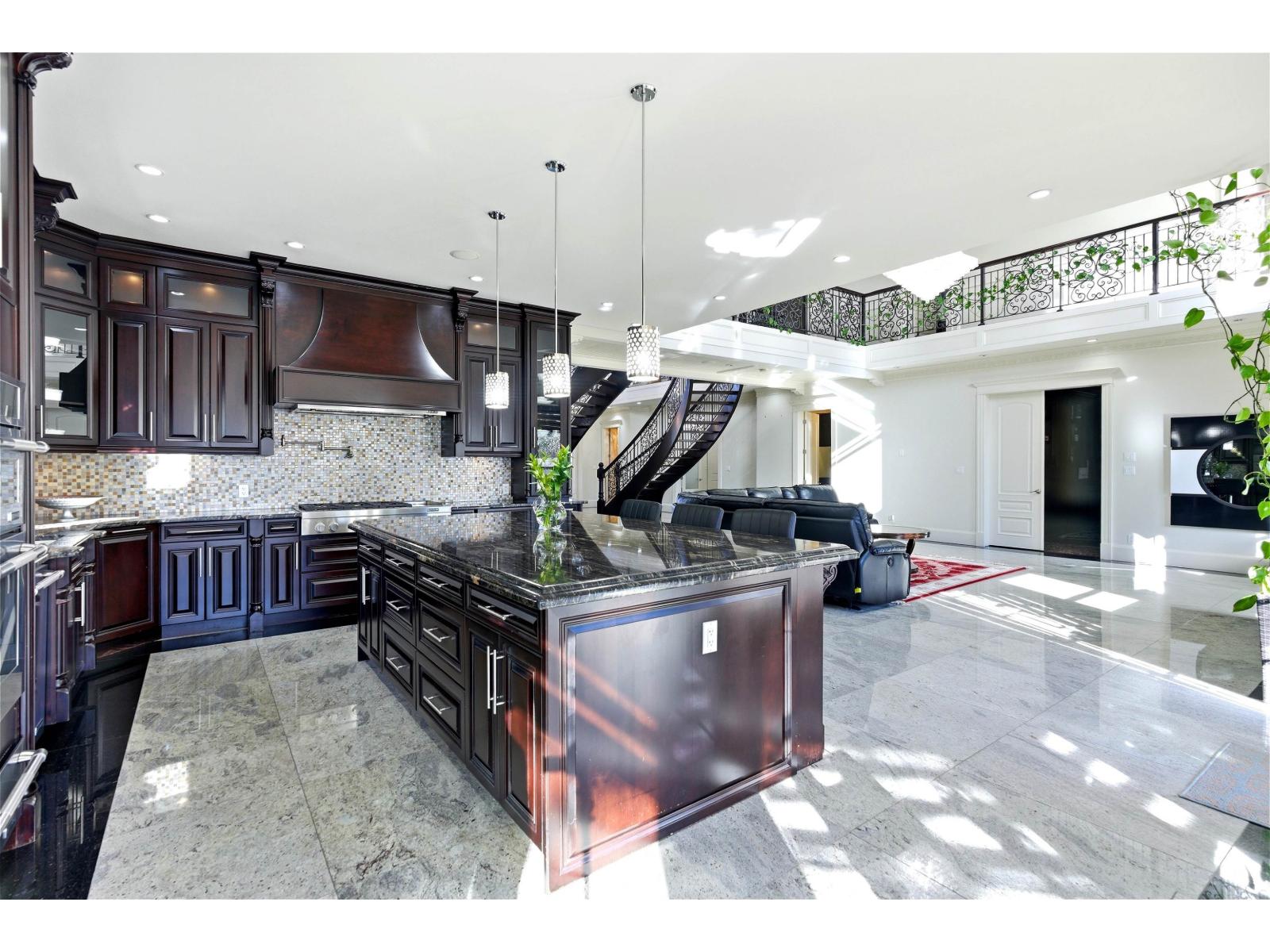 21098 85 AVENUE, Langley