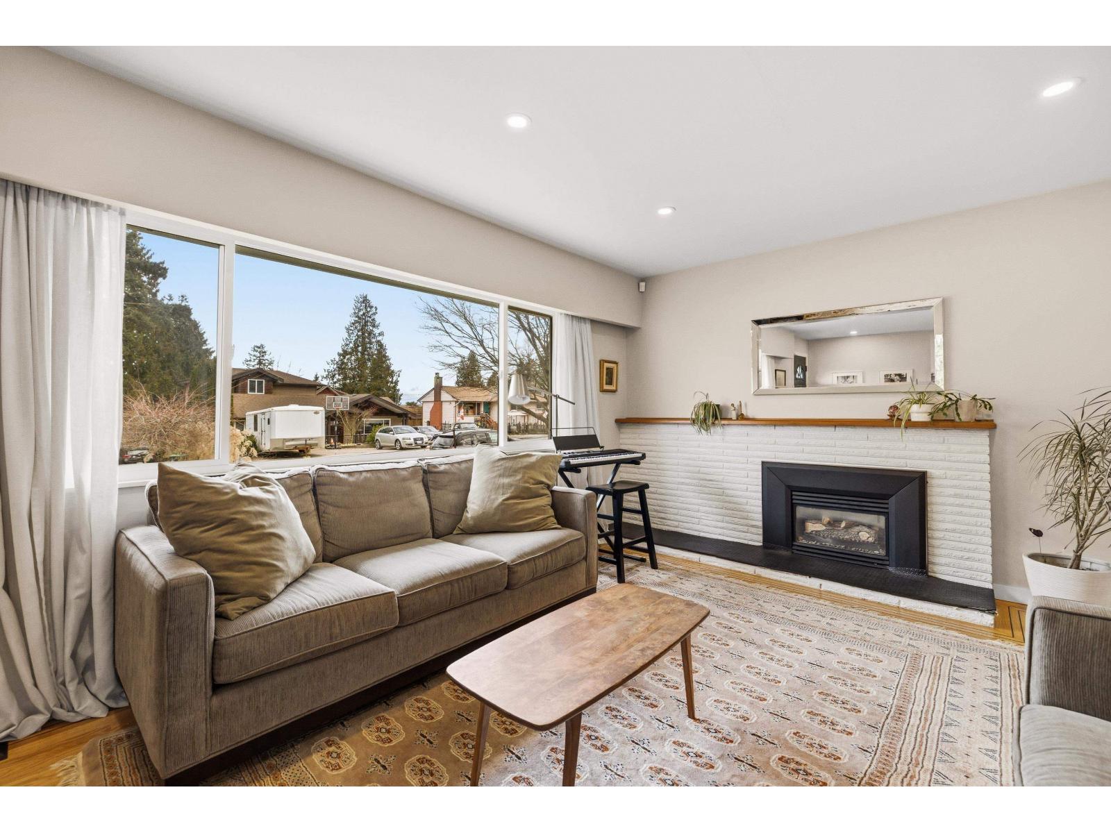 11516 97 AVENUE - Photo 5 of 40, Surrey, British Columbia