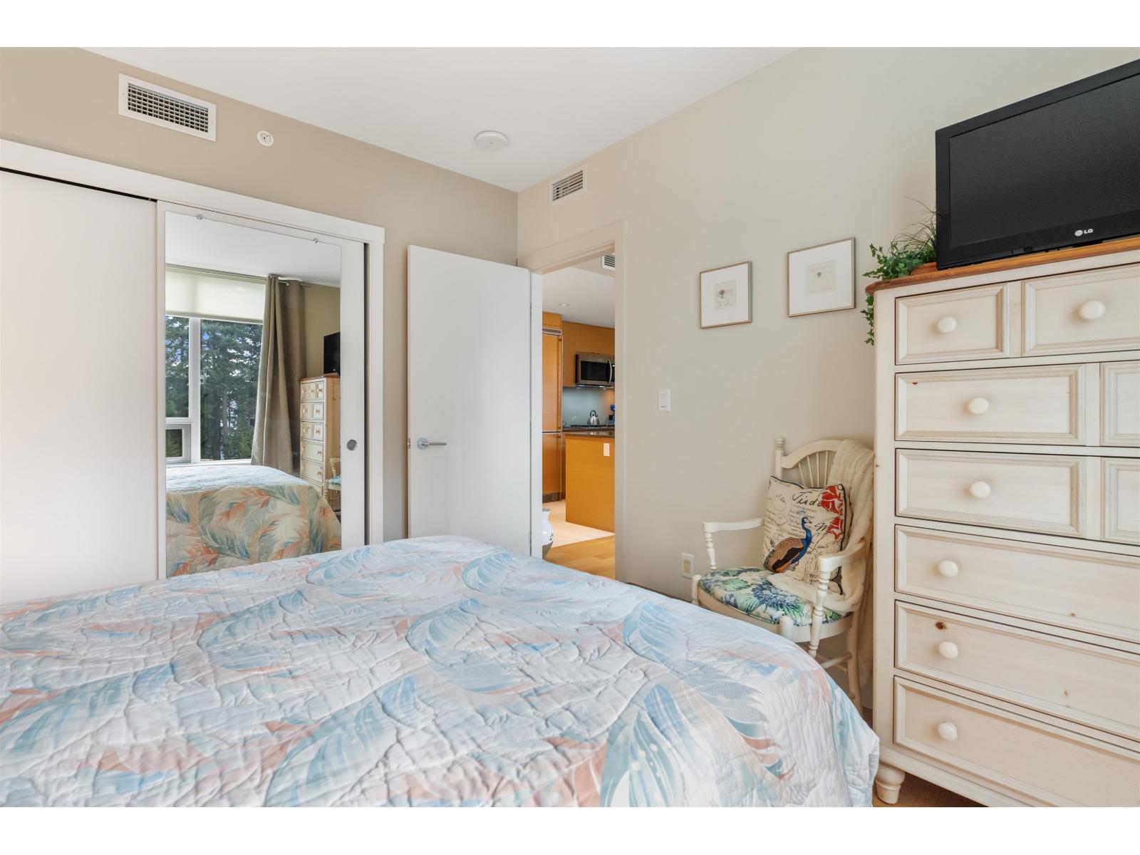 303 1473 JOHNSTON ROAD, White Rock