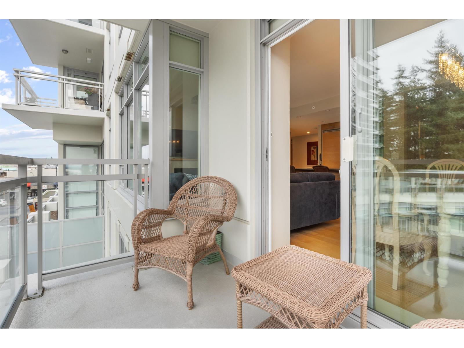 303 1473 JOHNSTON ROAD, White Rock