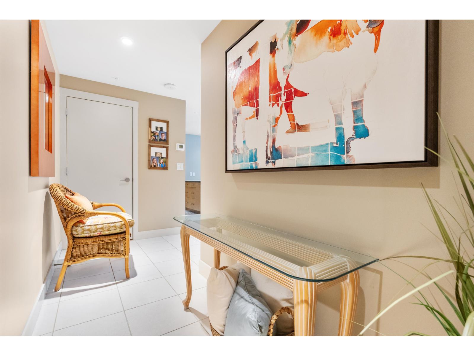 303 1473 JOHNSTON ROAD, White Rock