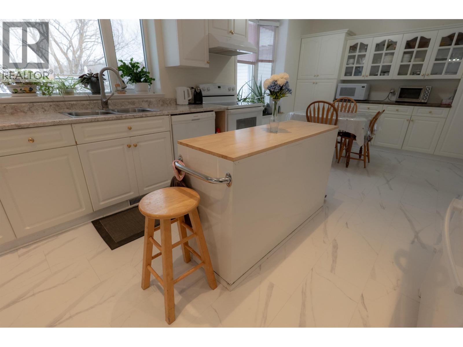 3525 NORTHSIDE ROAD, Vanderhoof