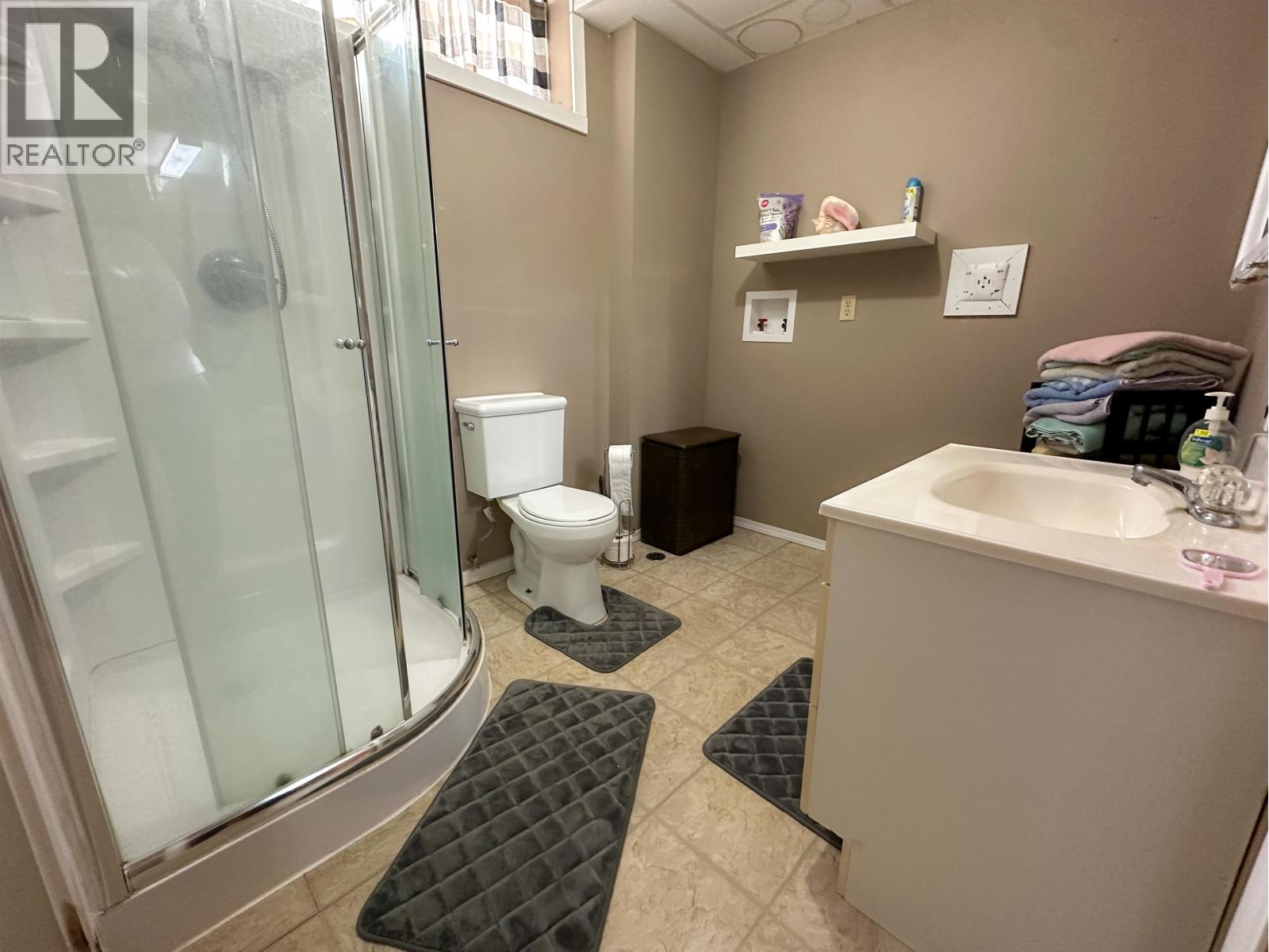 3525 NORTHSIDE ROAD, Vanderhoof