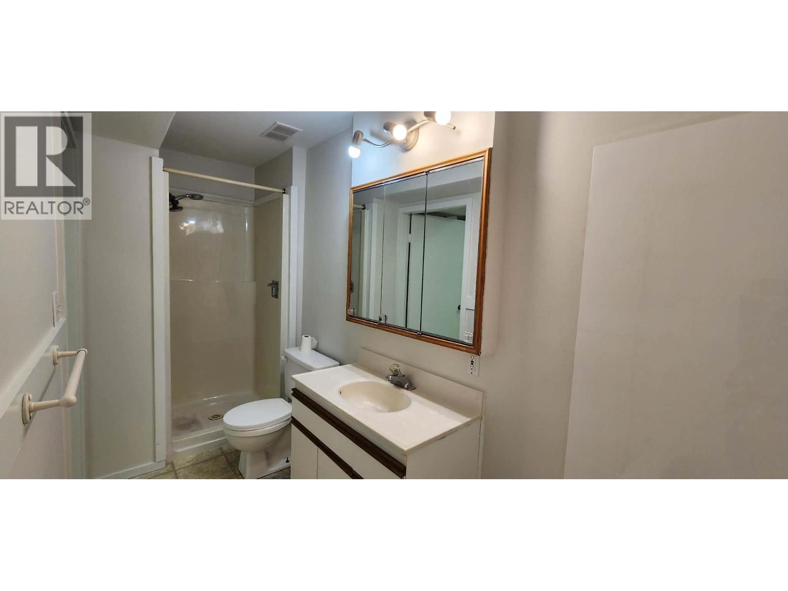 2110 Park Avenue, Lumby